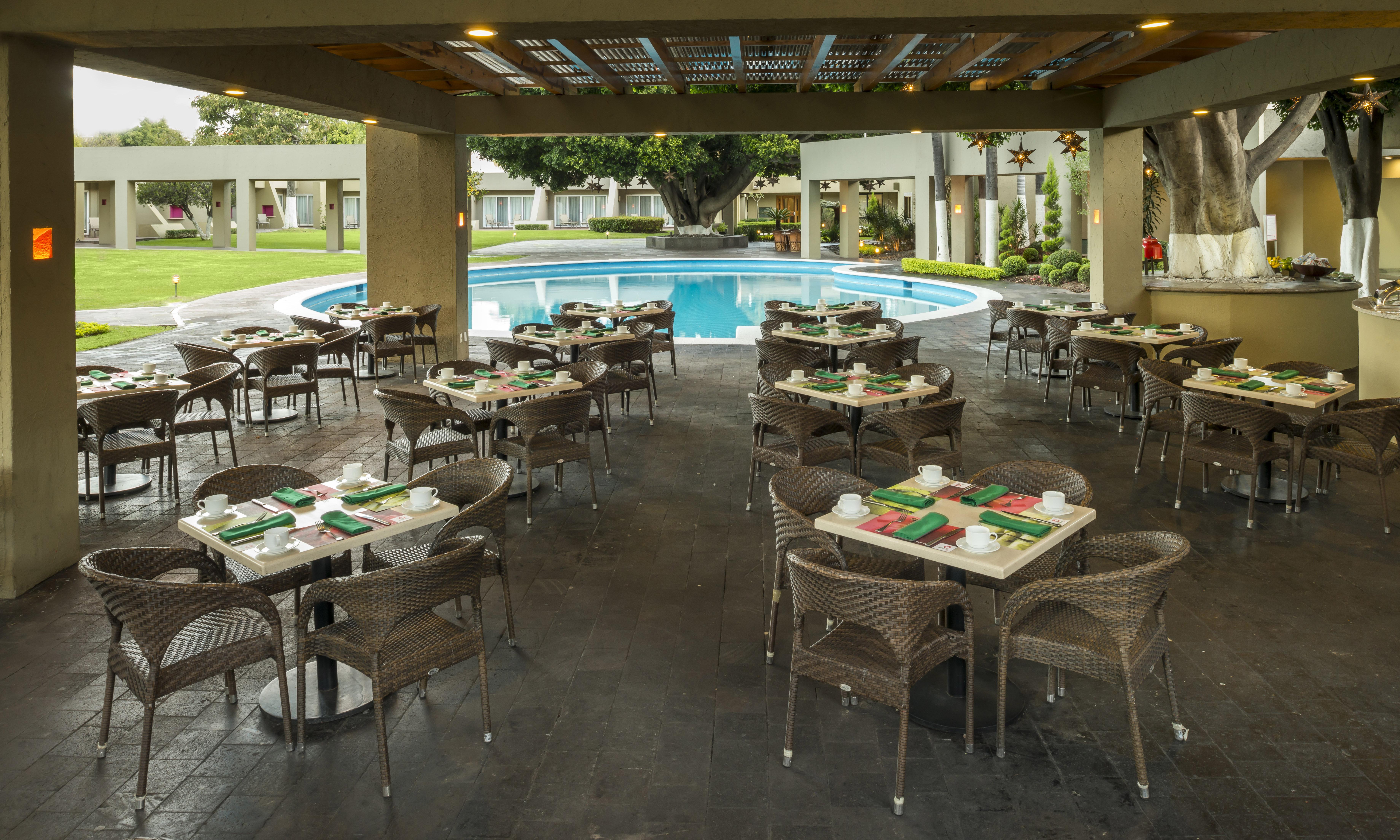 Hotel Camino Real Guadalajara Zapopan Exterior foto The poolside restaurant