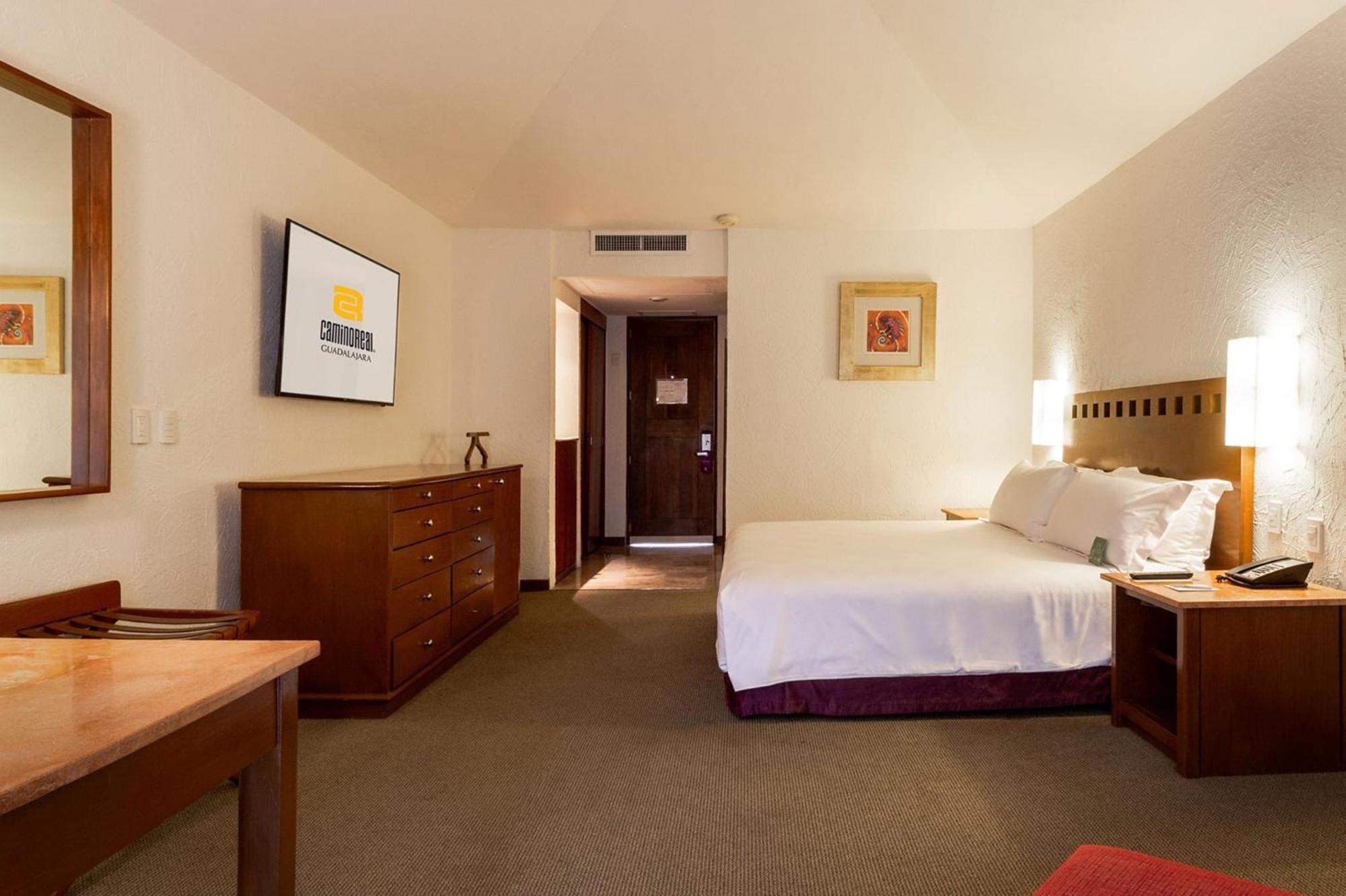 Hotel Camino Real Guadalajara Zapopan Exterior foto A room at the hotel