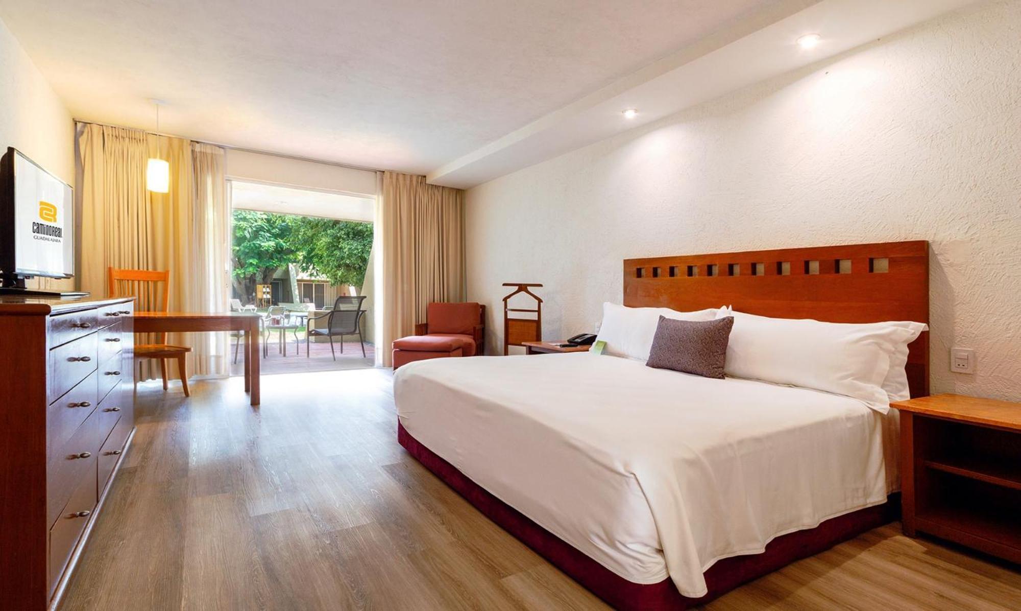 Hotel Camino Real Guadalajara Zapopan Exterior foto A room at the hotel