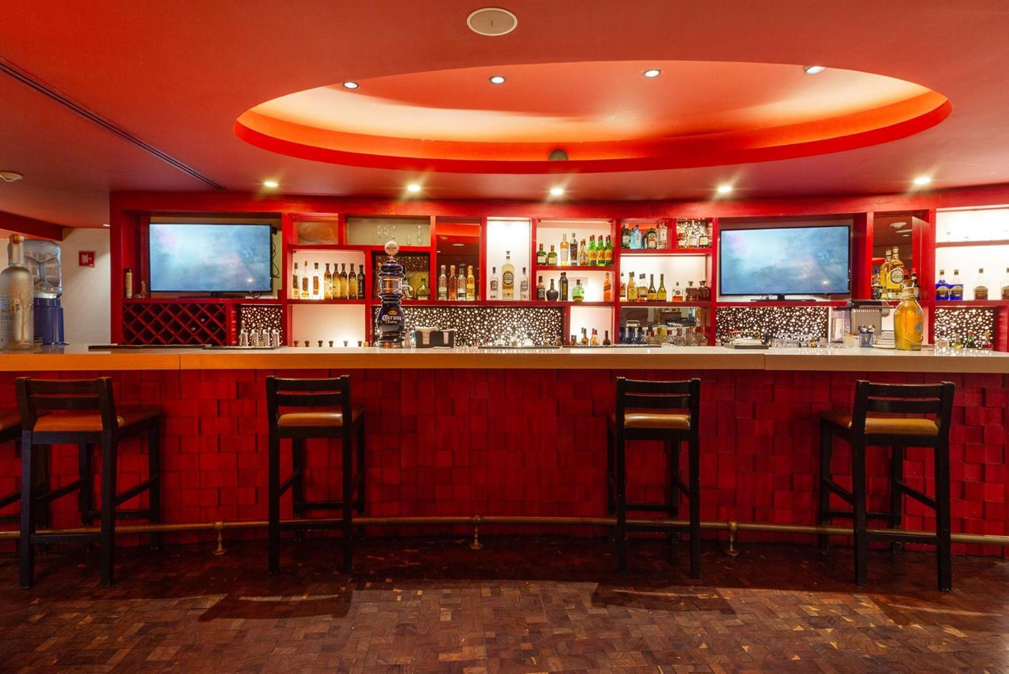 Hotel Camino Real Guadalajara Zapopan Exterior foto The bar at the 19th floor