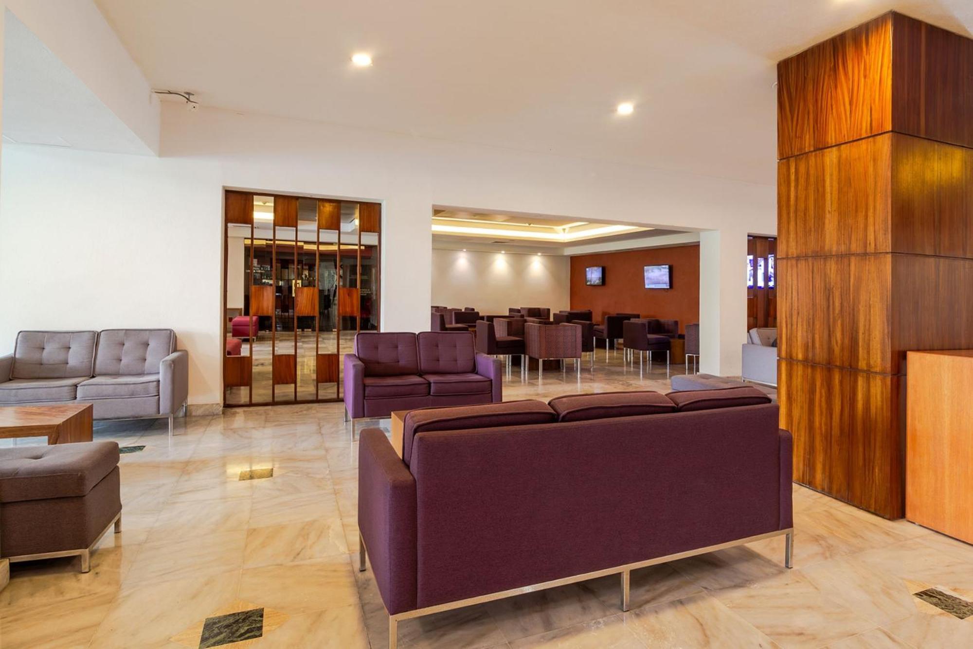 Hotel Camino Real Guadalajara Zapopan Exterior foto The lounge at the airport